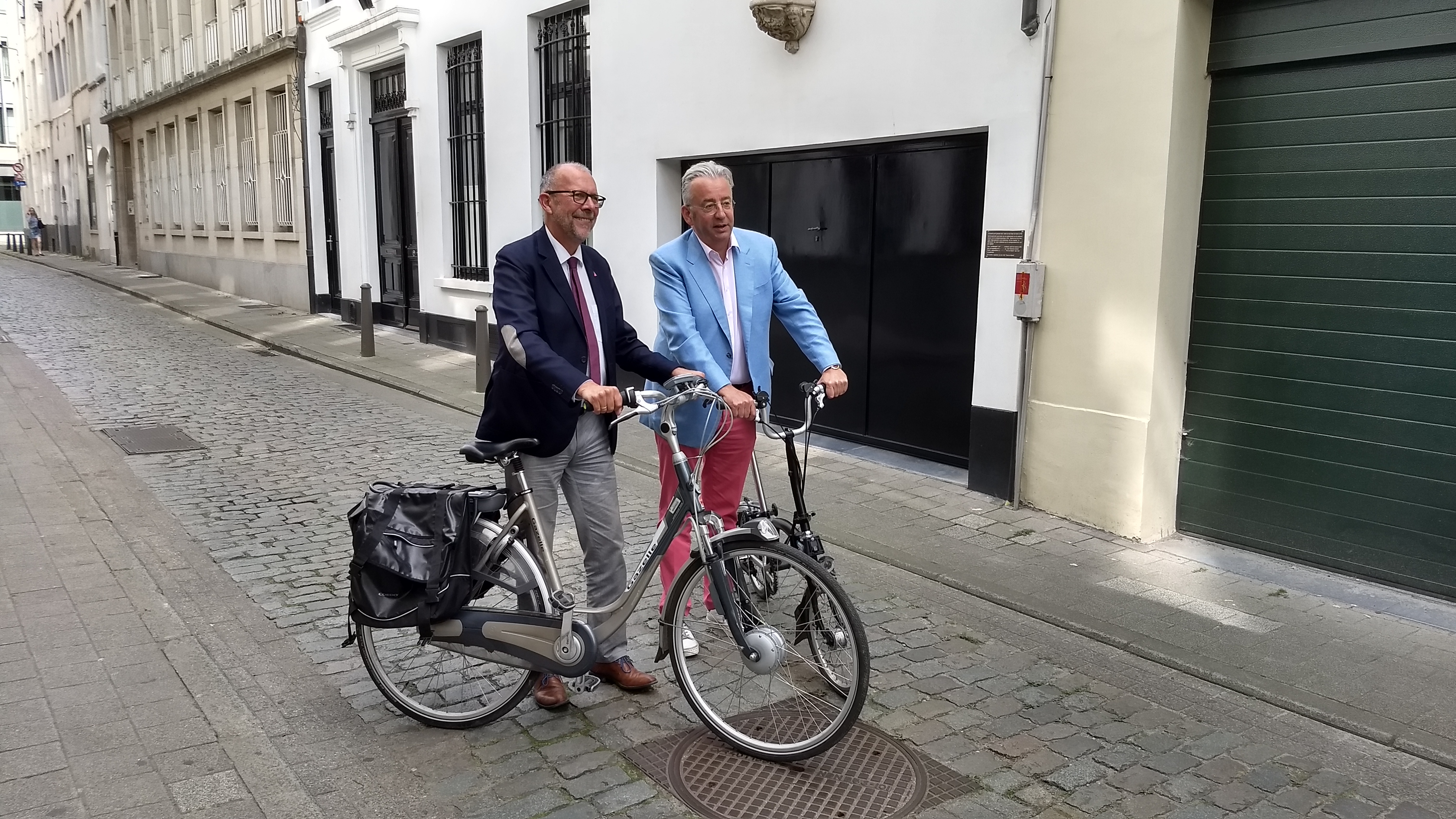 Acht op de tien werknemers in haven van Antwerpen rijden met auto naar